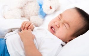 Nguyên nhân và cách nhận biết dịch nôn và tiêu chảy ở trẻ em.
